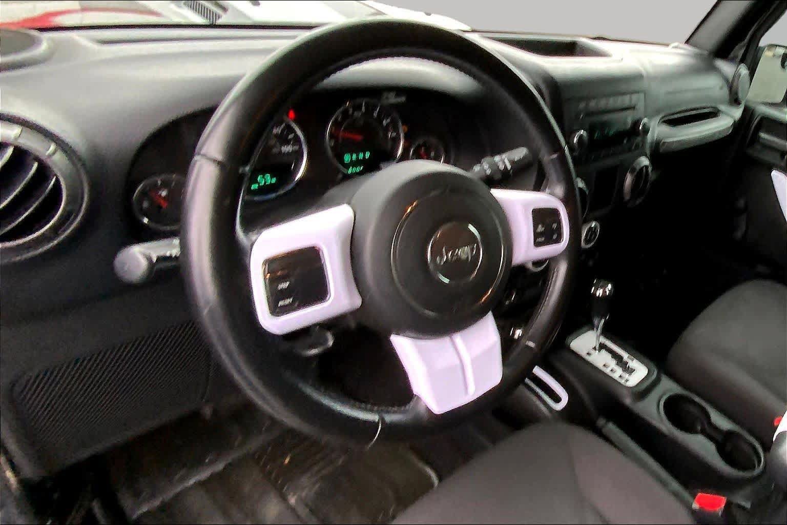 Used 2018 Jeep Wrangler Sport AWD/4WD image 16