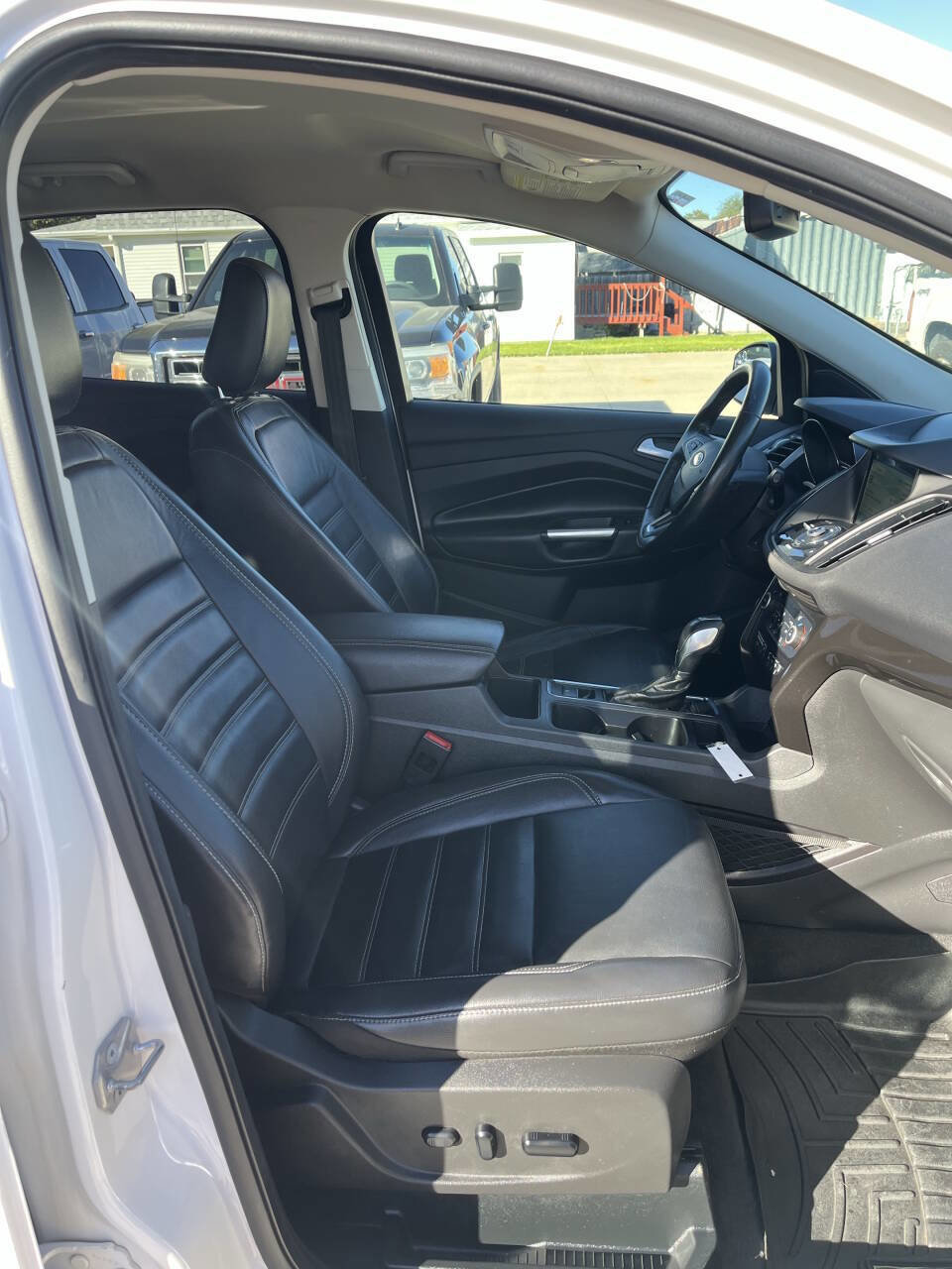 Used 2019 Ford Escape Titanium image 15