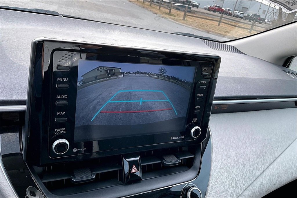 Used 2022 Toyota Corolla LE image 19