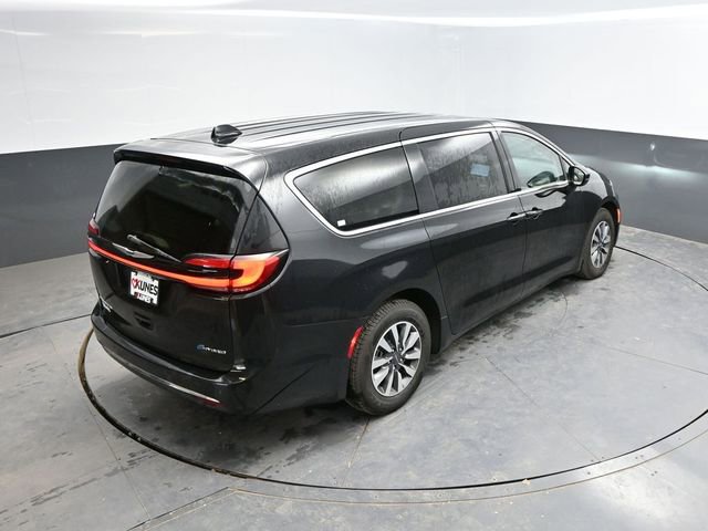 Used 2023 Chrysler Pacifica Touring-L FWD image 40