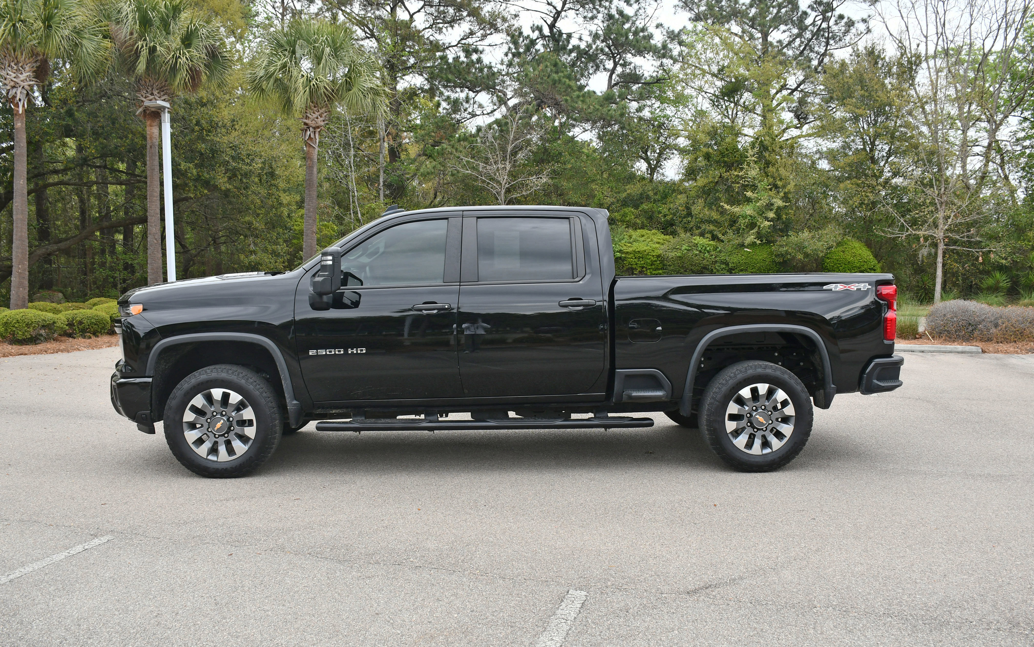 Used 2024 Chevrolet Silverado 2500 Custom w/ Custom Value Package image 5