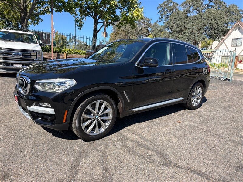 Used 2018 BMW X3 xDrive30i AWD/4WD image 2