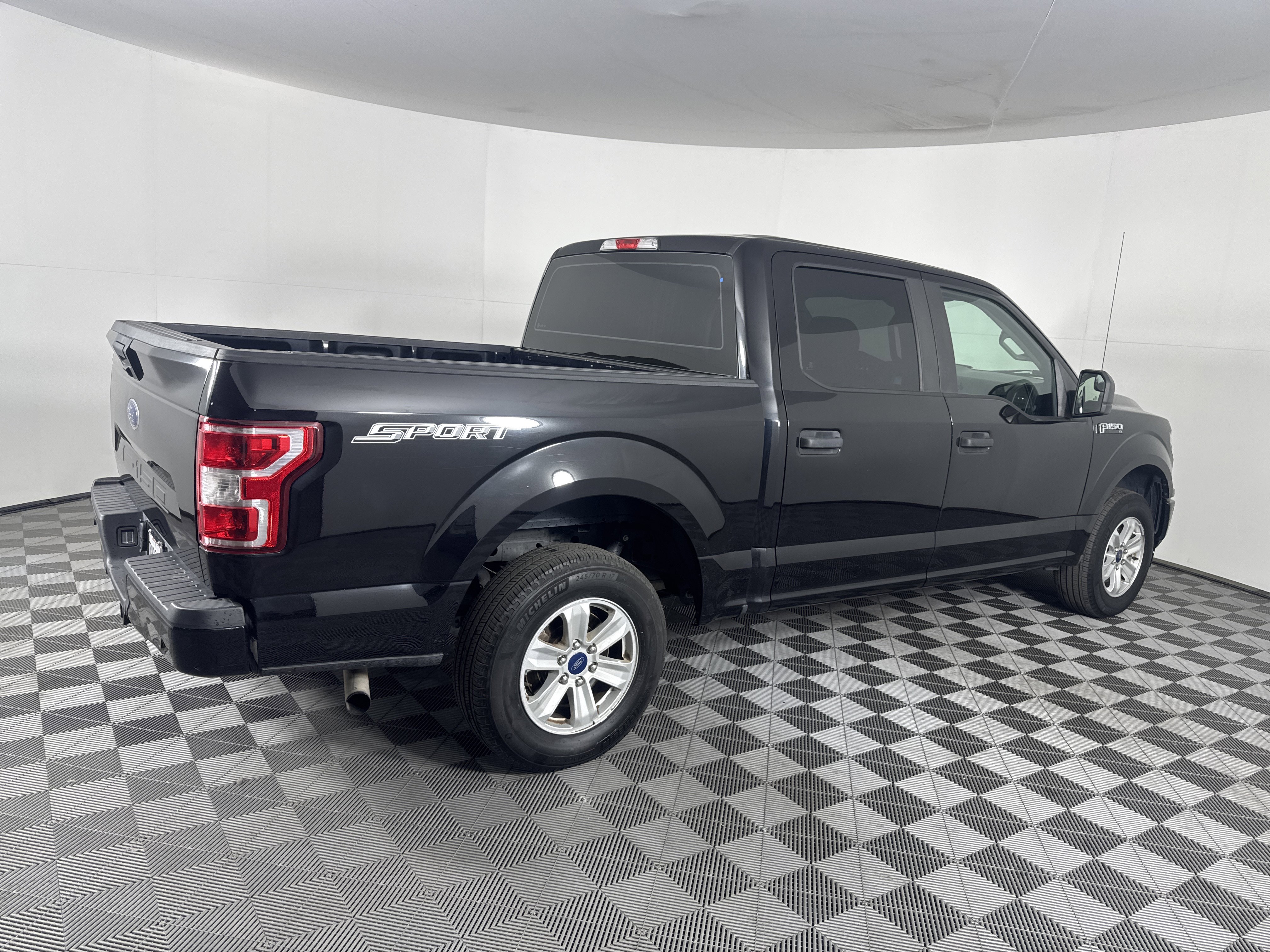 Used 2019 Ford F150 XL w/ Equipment Group 101A Mid image 4