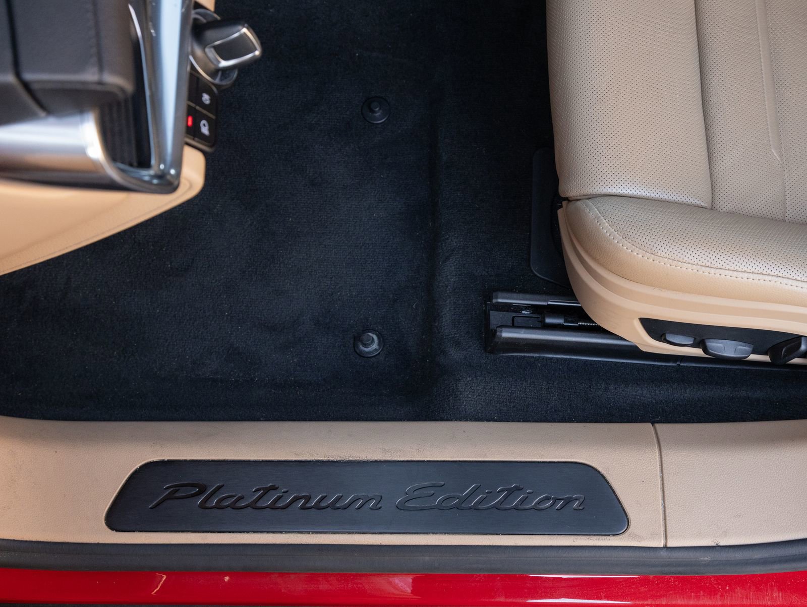 Certified 2023 Porsche Panamera 4 Platinum Edition image 21