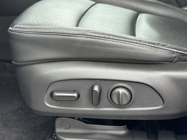Certified 2021 Buick Encore GX Essence w/ Advanced Technology Package FWD image 36