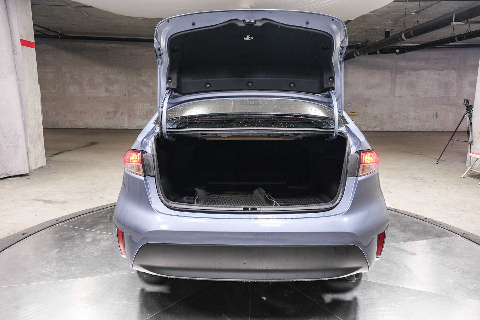 Used 2024 Toyota Corolla LE FWD image 31