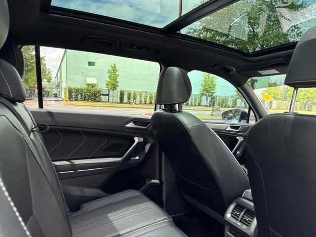 Used 2022 Volkswagen Tiguan SE R-Line FWD image 24
