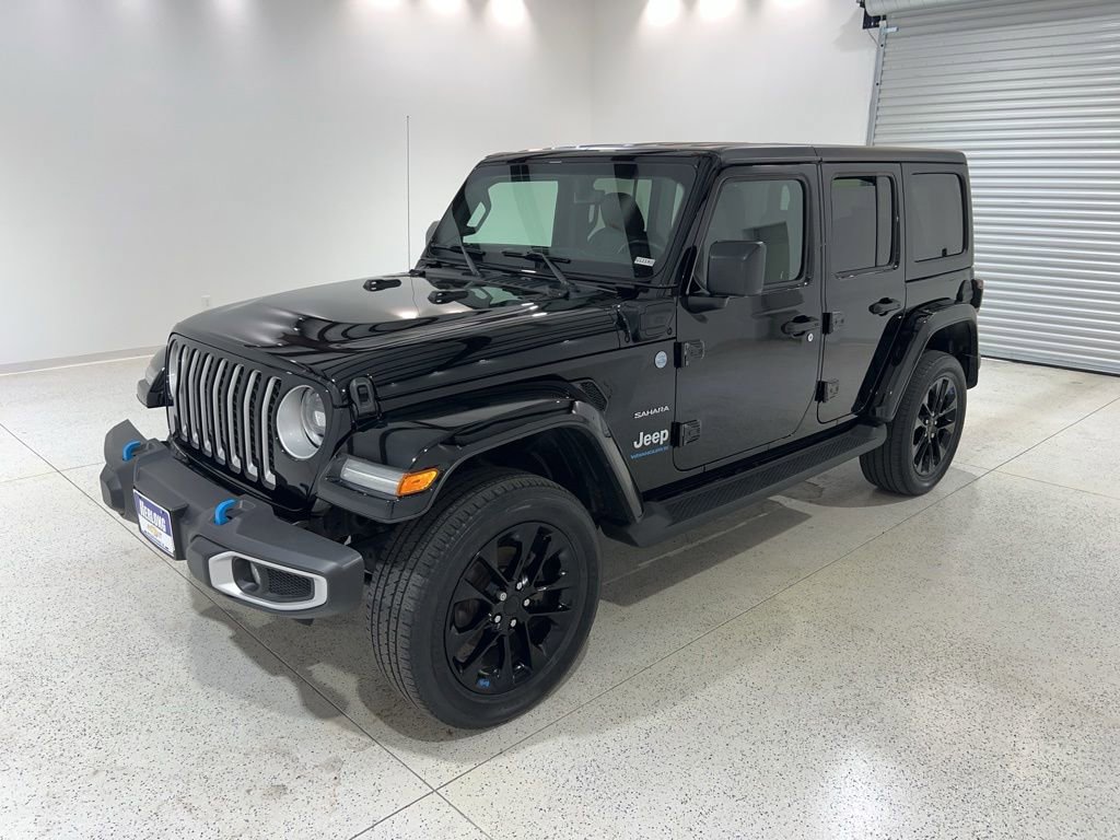 Used 2023 Jeep Wrangler Unlimited Sahara w/ Cold Weather Group AWD/4WD image 1