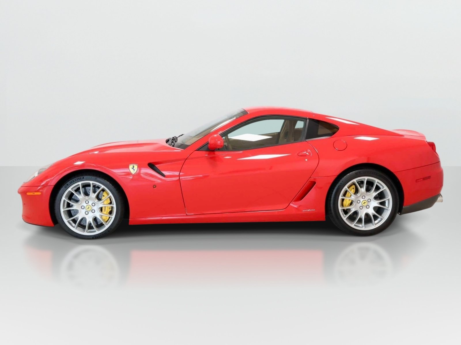Used 2007 Ferrari 599 GTB Fiorano RWD image 2
