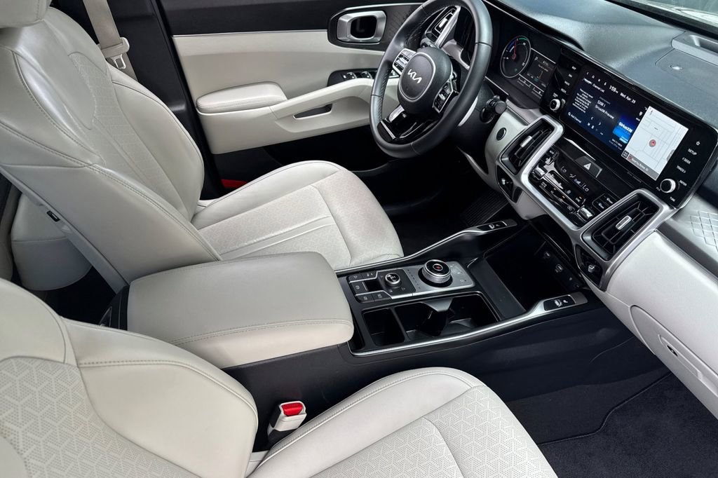 Certified 2023 Kia Sorento EX AWD/4WD image 19