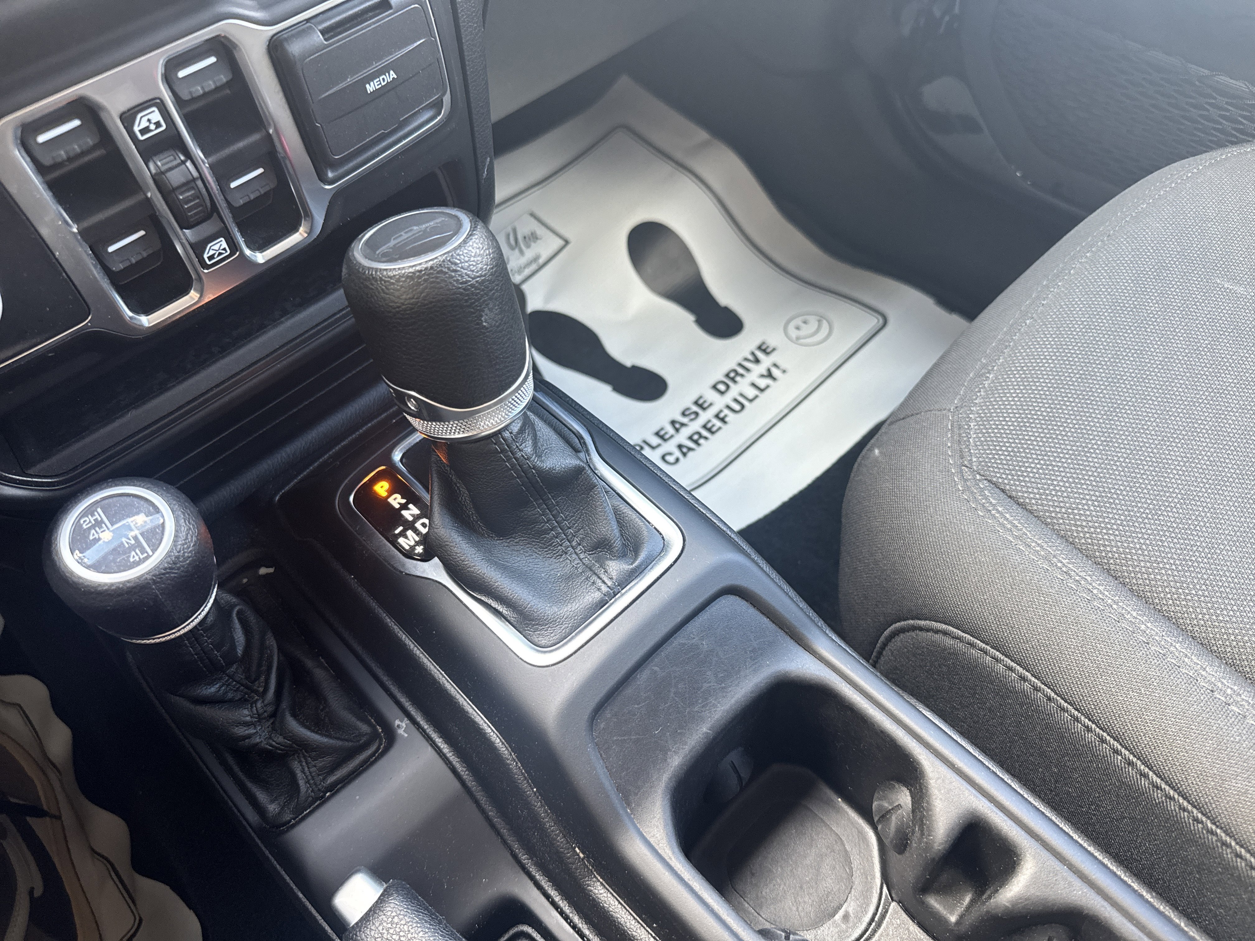 Used 2022 Jeep Gladiator Willys image 23