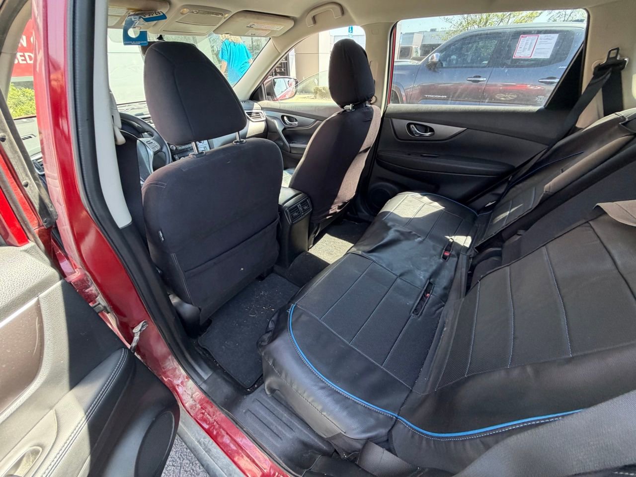 Used 2016 Nissan Rogue SV image 8