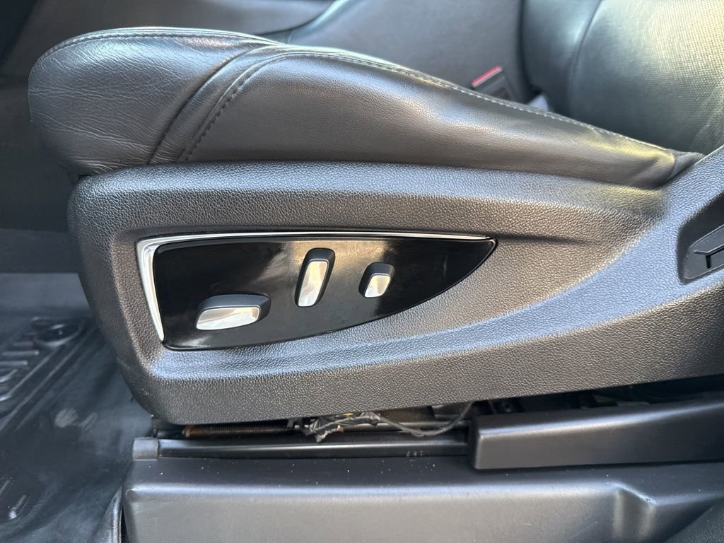 Used 2017 Cadillac Escalade ESV Luxury image 17