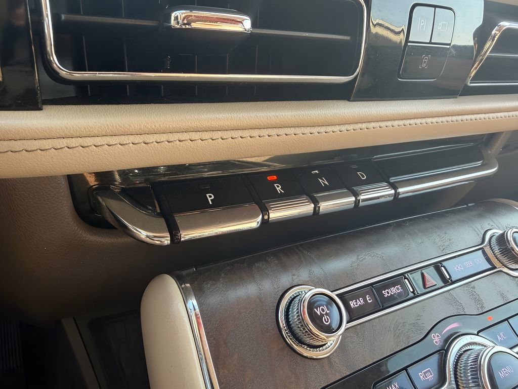 Used 2020 Lincoln Aviator Reserve w/ Equipment Group 201A RWD image 18