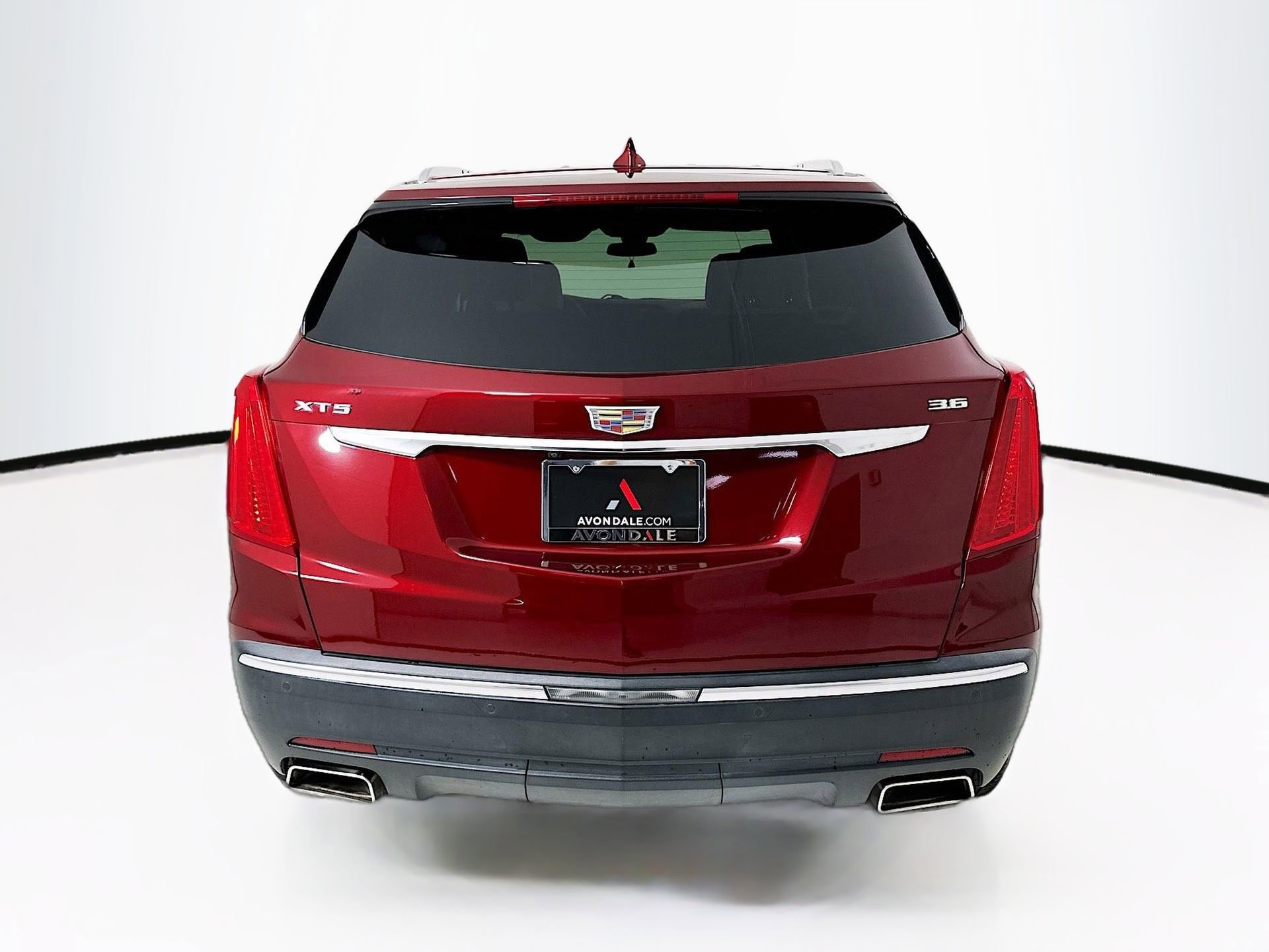 Used 2017 Cadillac XT5 Luxury w/ Driver Awareness Package FWD image 7