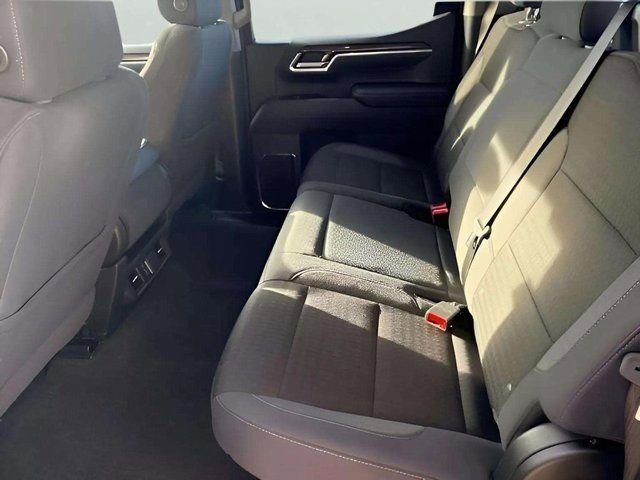 Used 2025 Chevrolet Silverado 1500 LT image 9