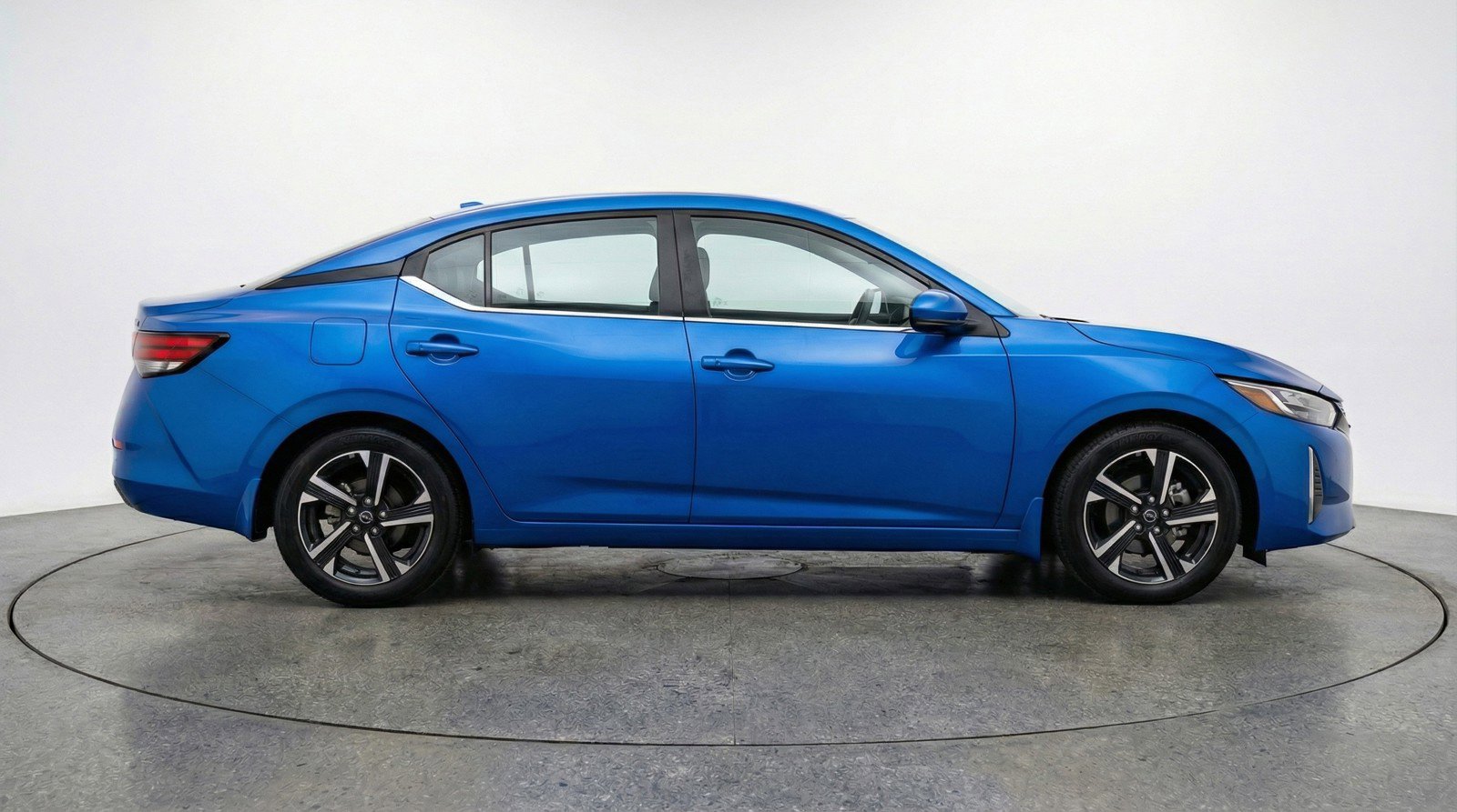 Used 2025 Nissan Sentra SV FWD image 11