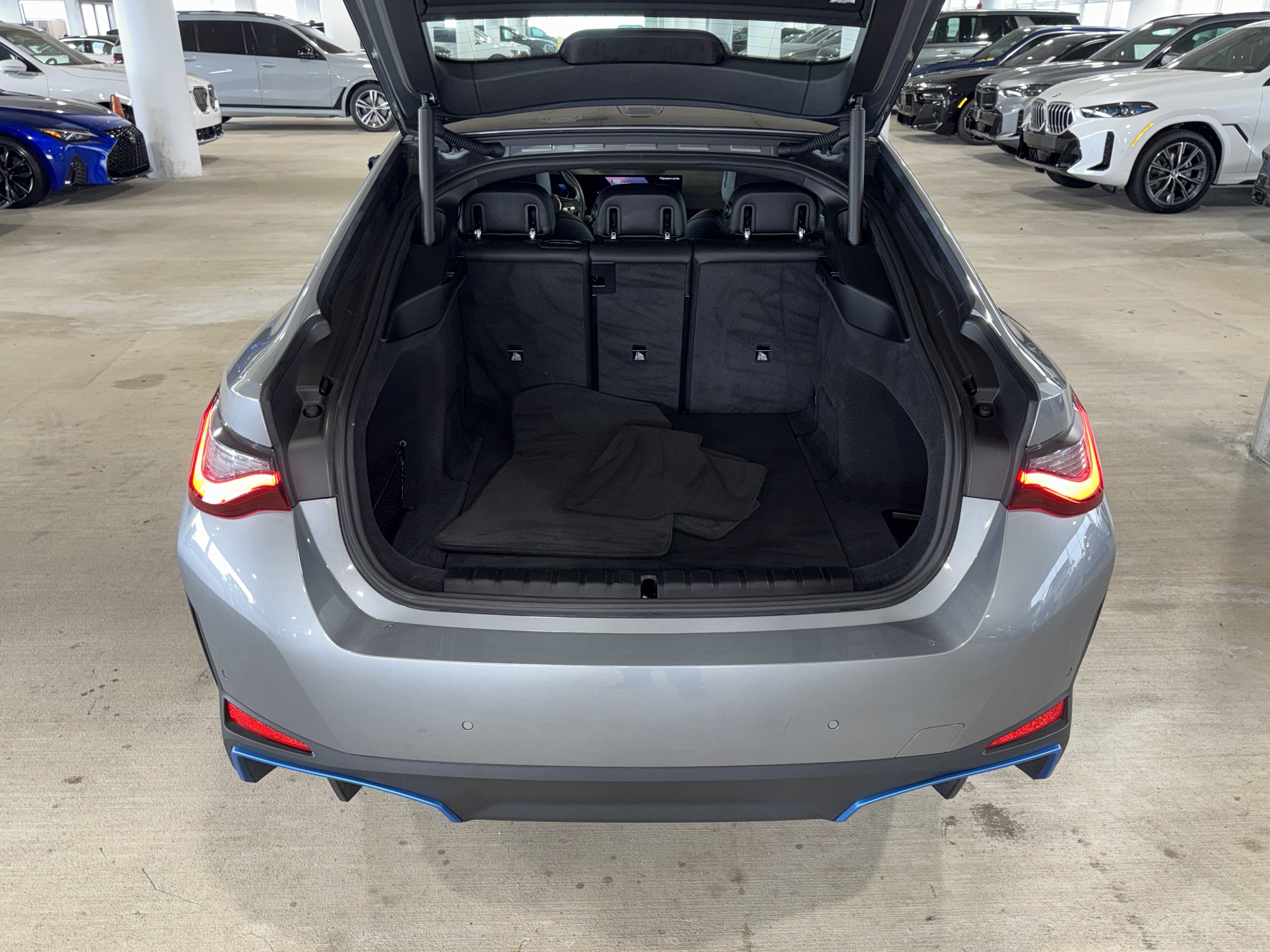 Used 2024 BMW i4 eDrive40 RWD image 13