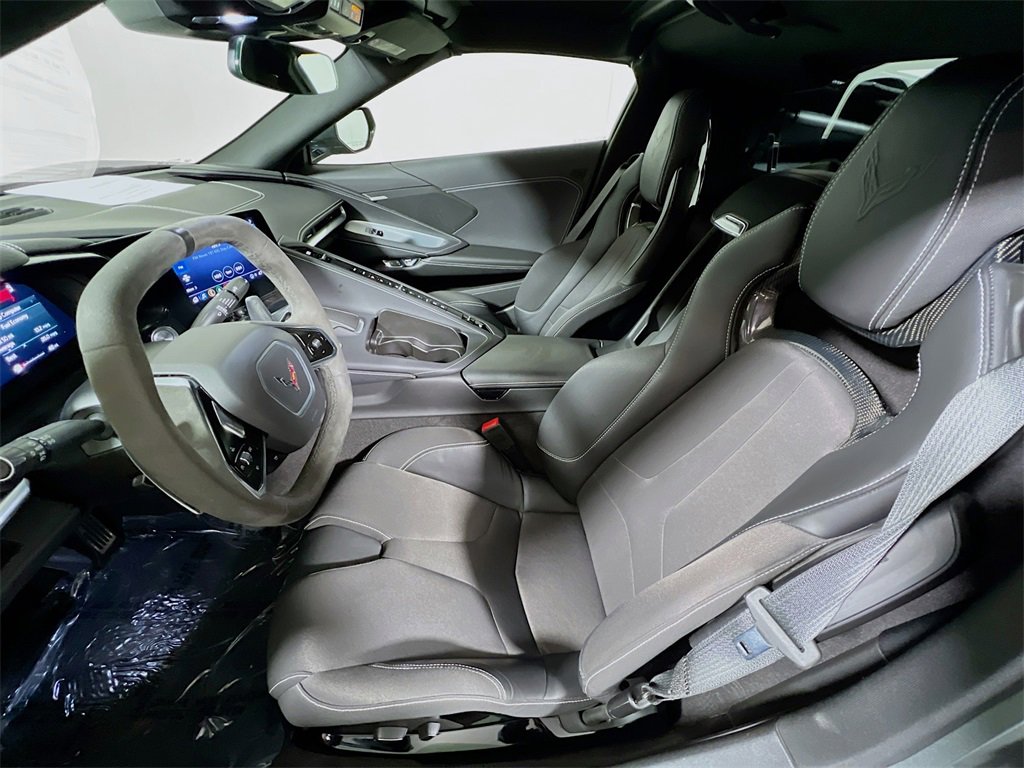 Used 2022 Chevrolet Corvette Stingray Coupe w/ Z51 Performance Package image 19