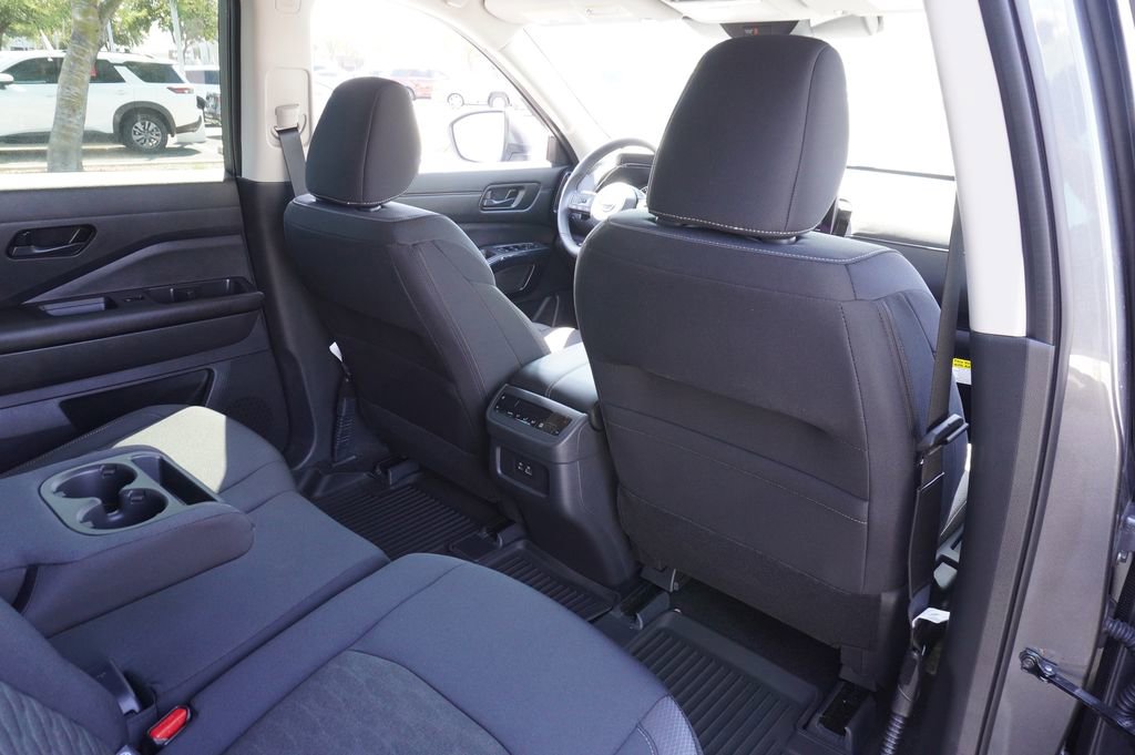 New 2025 Nissan Pathfinder SV image 11