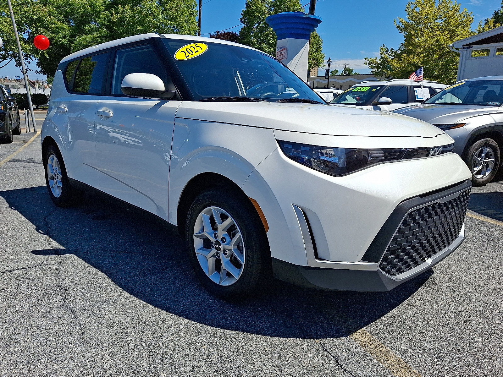Used 2025 Kia Soul LX w/ LX Technology Package FWD image 7