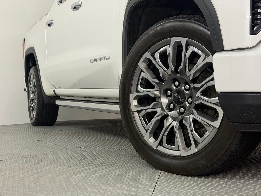 Used 2024 GMC Sierra 1500 Denali Ultimate image 16
