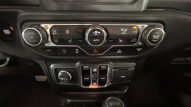 Used 2022 Jeep Wrangler Unlimited Sport AWD/4WD image 23