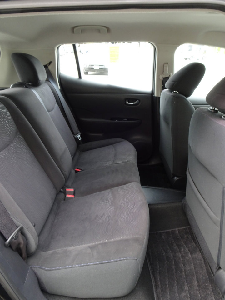 Used 2014 Nissan Leaf SV w/ LED & Quick Charge Package image 12