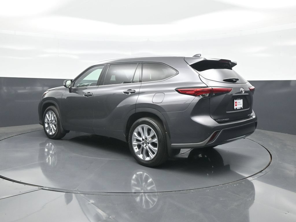 Used 2022 Toyota Highlander Limited AWD/4WD image 5