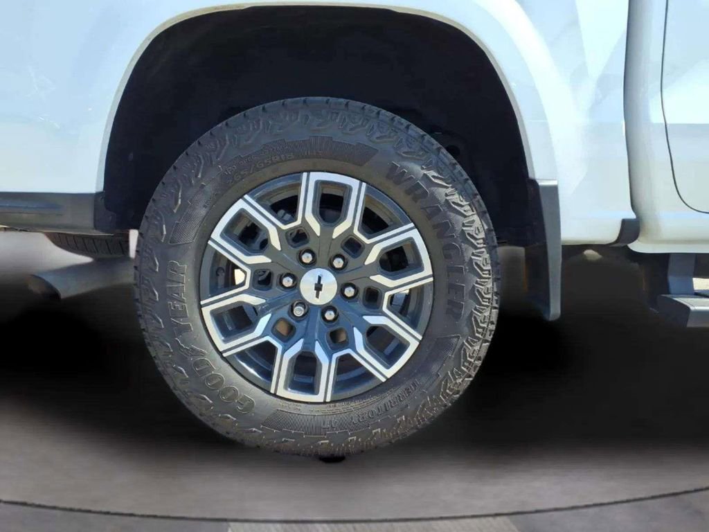 Used 2024 Chevrolet Colorado Z71 w/ Z71 Convenience Package 2 AWD/4WD image 19