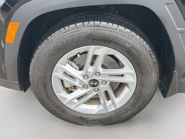 Used 2025 Hyundai Tucson SE FWD image 30