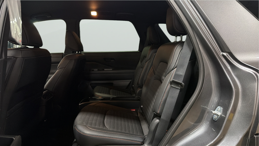 Used 2024 Nissan Pathfinder Rock Creek AWD/4WD image 25