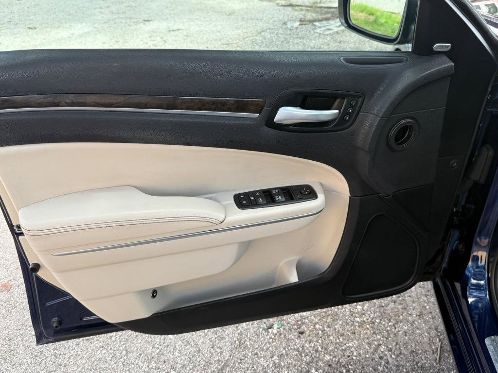 Used 2016 Chrysler 300 C w/ Safetytec Plus Group image 15