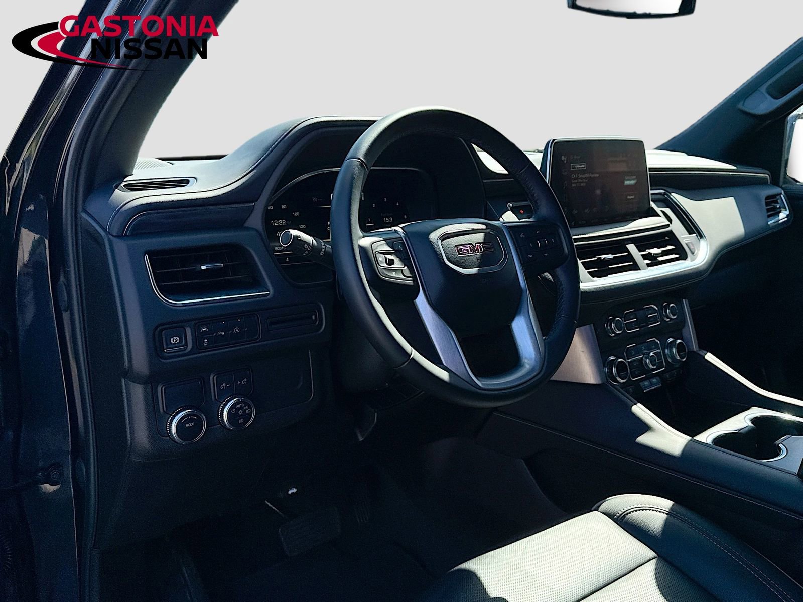 Used 2024 GMC Yukon SLT RWD image 36