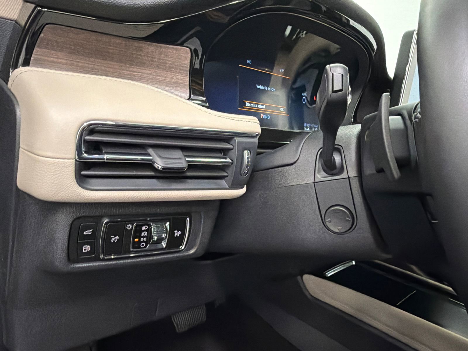 Used 2025 Lincoln Corsair Grand Touring w/ Equipment Group 301A image 31