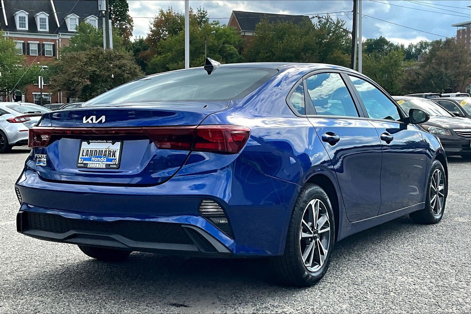 Used 2023 Kia Forte LXS w/ LXS Technology Package FWD image 2