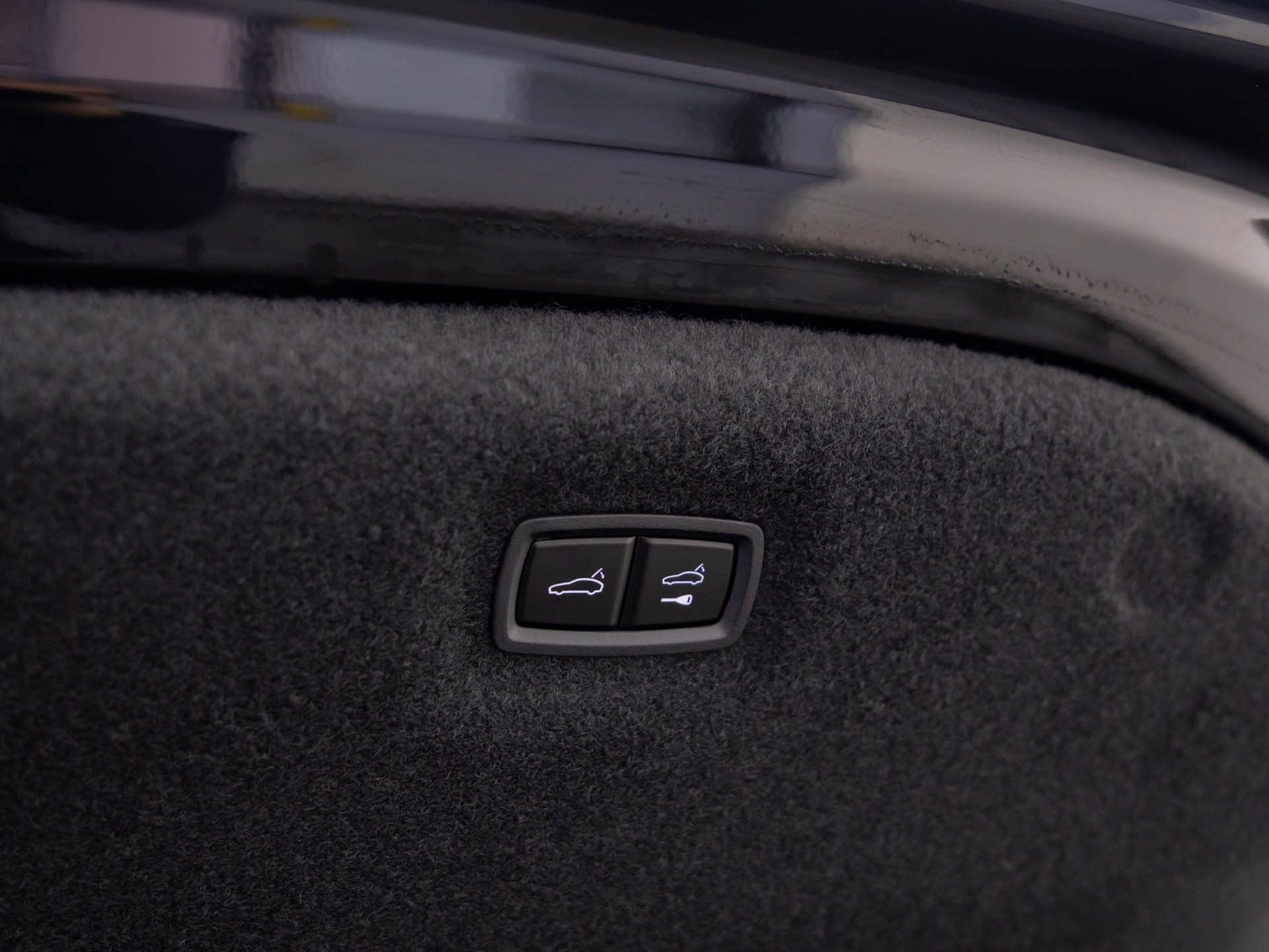 New 2026 Porsche Taycan image 33