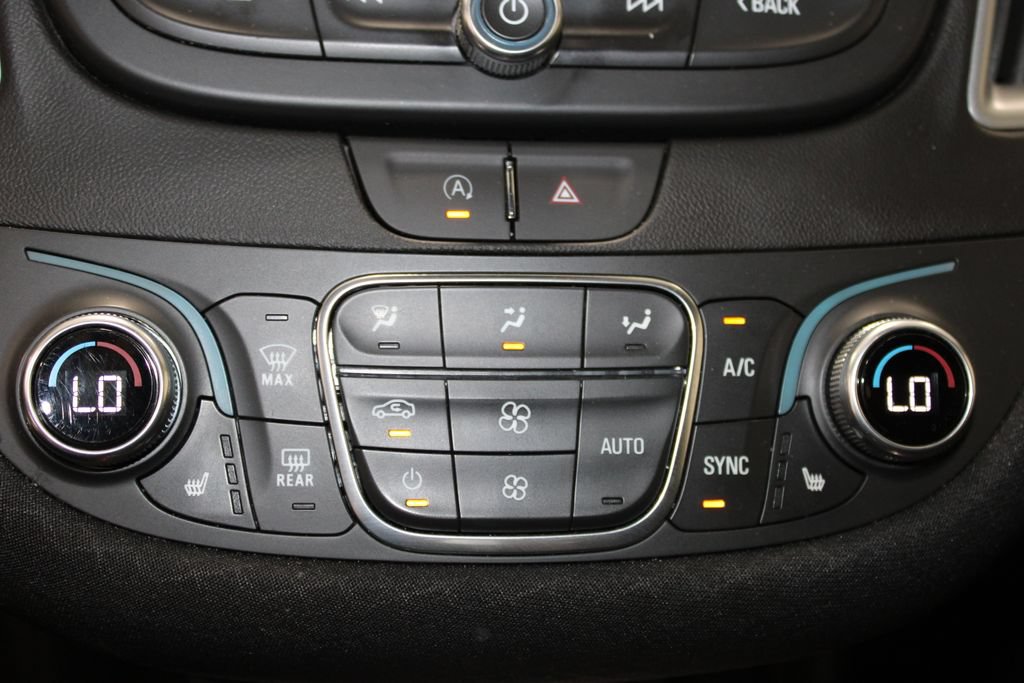 Used 2025 Chevrolet Malibu LT FWD image 46