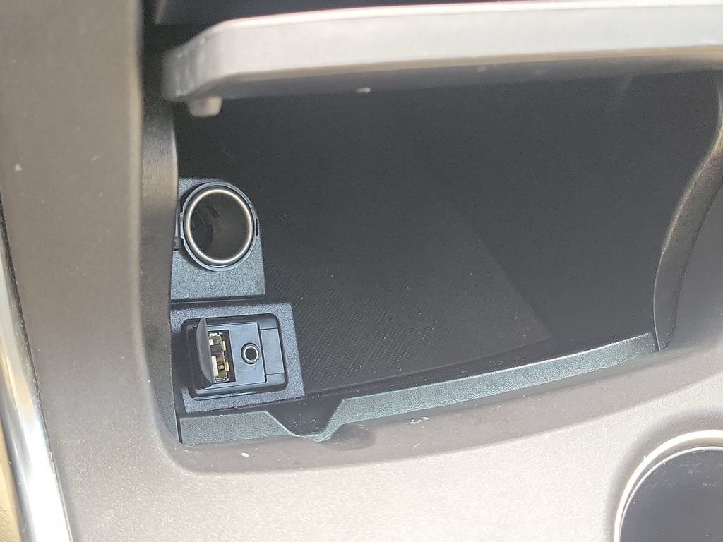 Used 2017 Toyota Camry XLE FWD image 17