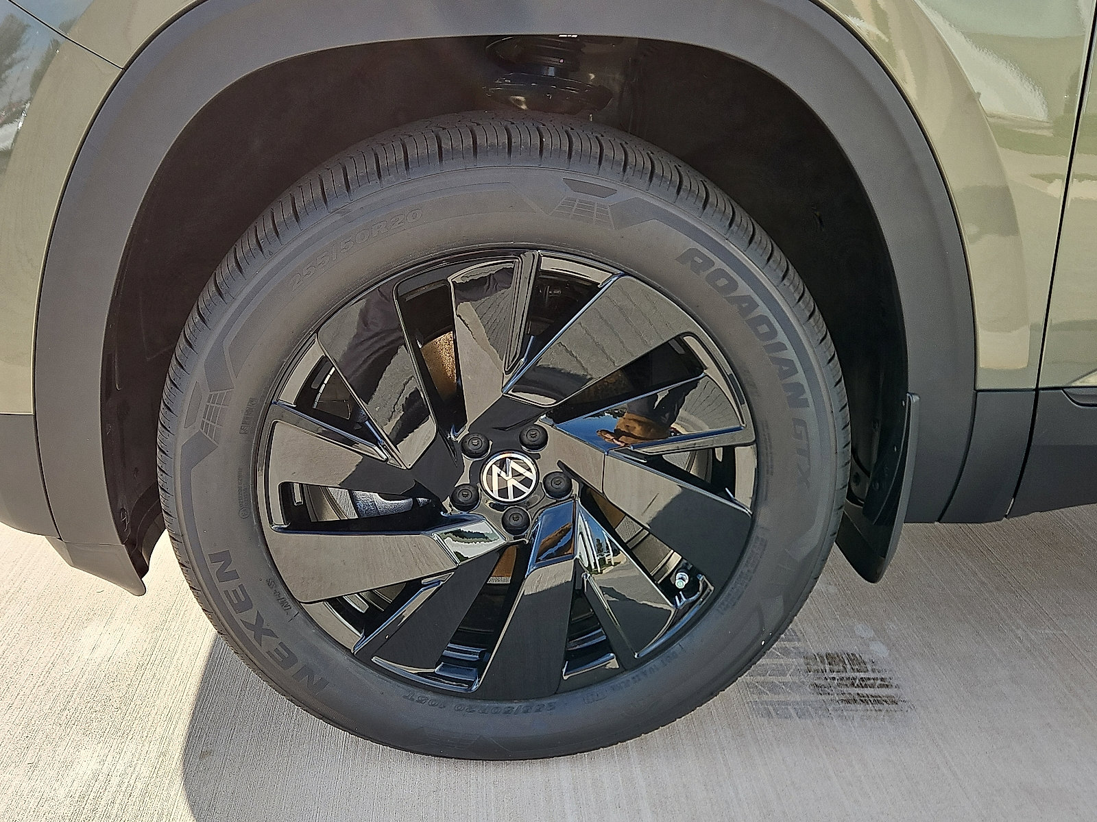 New 2026 Volkswagen Atlas Cross Sport SE image 5