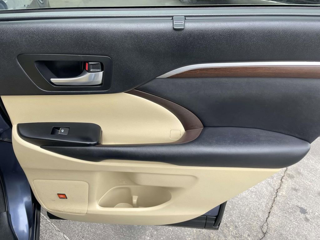 Used 2016 Toyota Highlander Limited image 47