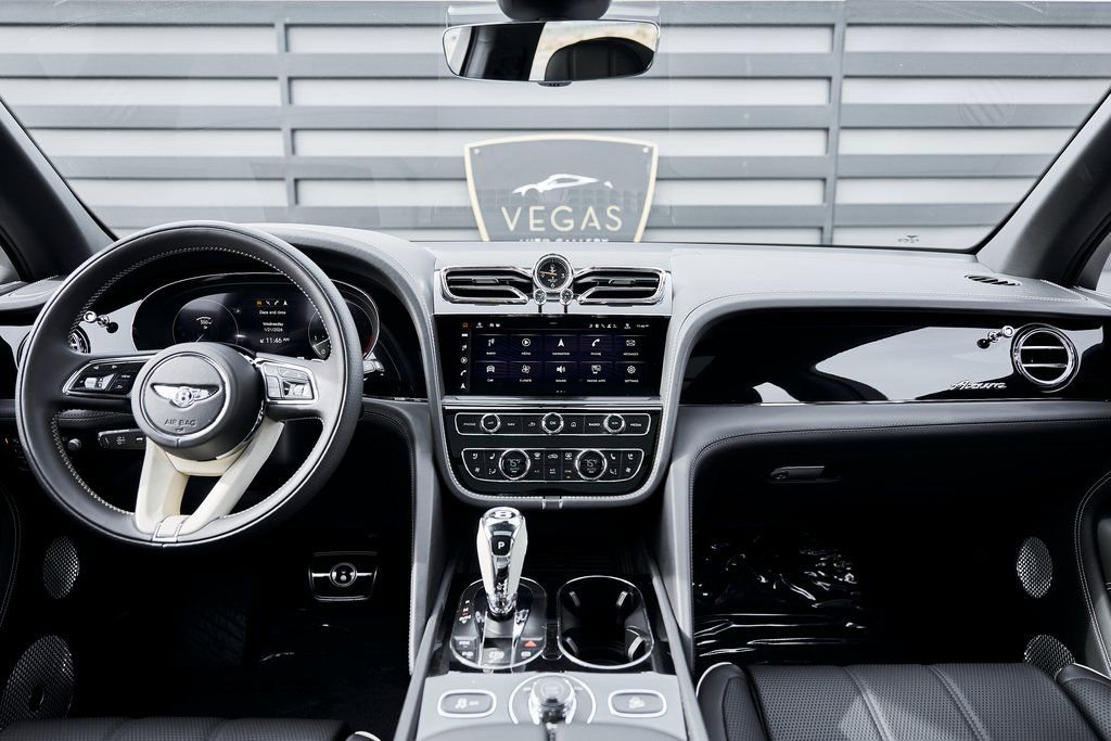Used 2023 Bentley Bentayga Extended Wheelbase AWD/4WD image 55