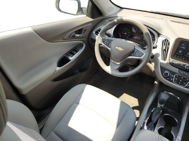 Used 2025 Chevrolet Malibu LT FWD image 14