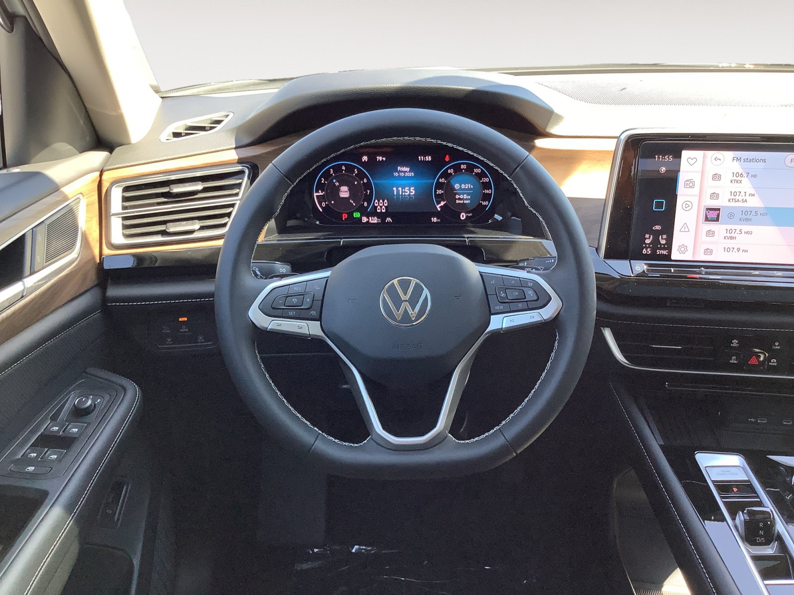 New 2026 Volkswagen Atlas SE FWD image 15