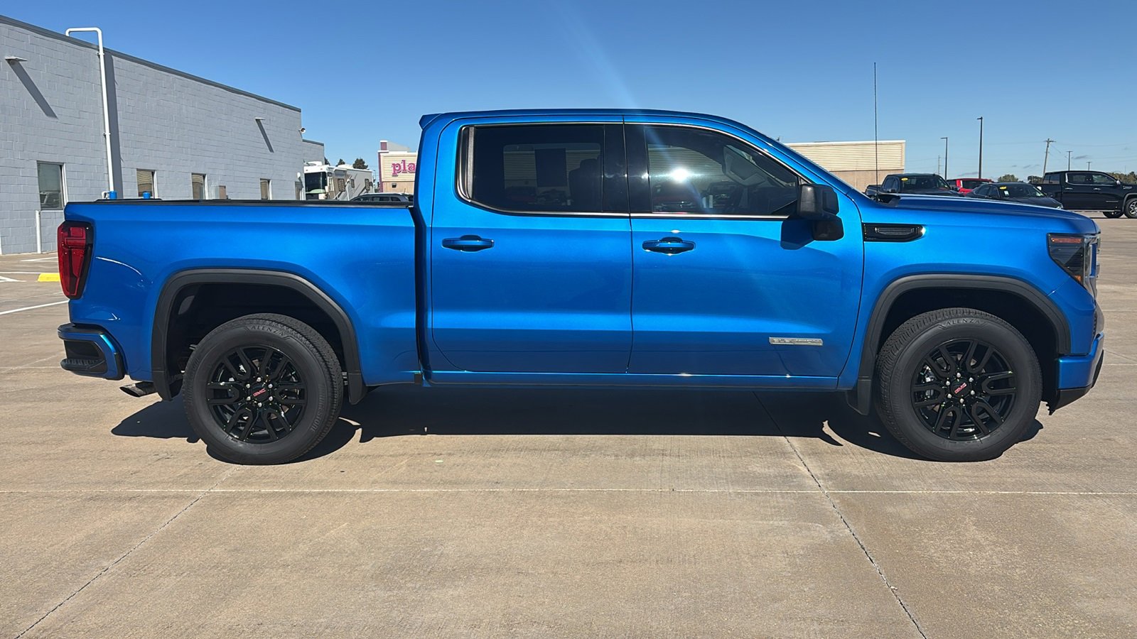 Used 2022 GMC Sierra 1500 Elevation image 10