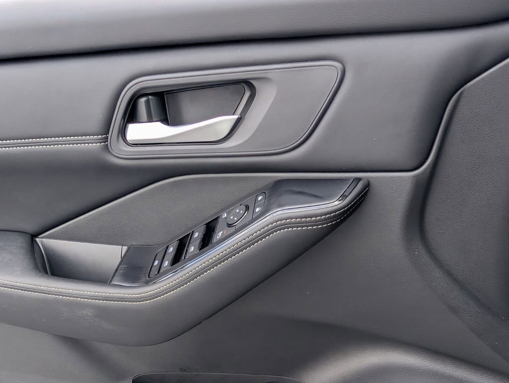 Certified 2024 Nissan Rogue SV w/ SV Premium Package image 23