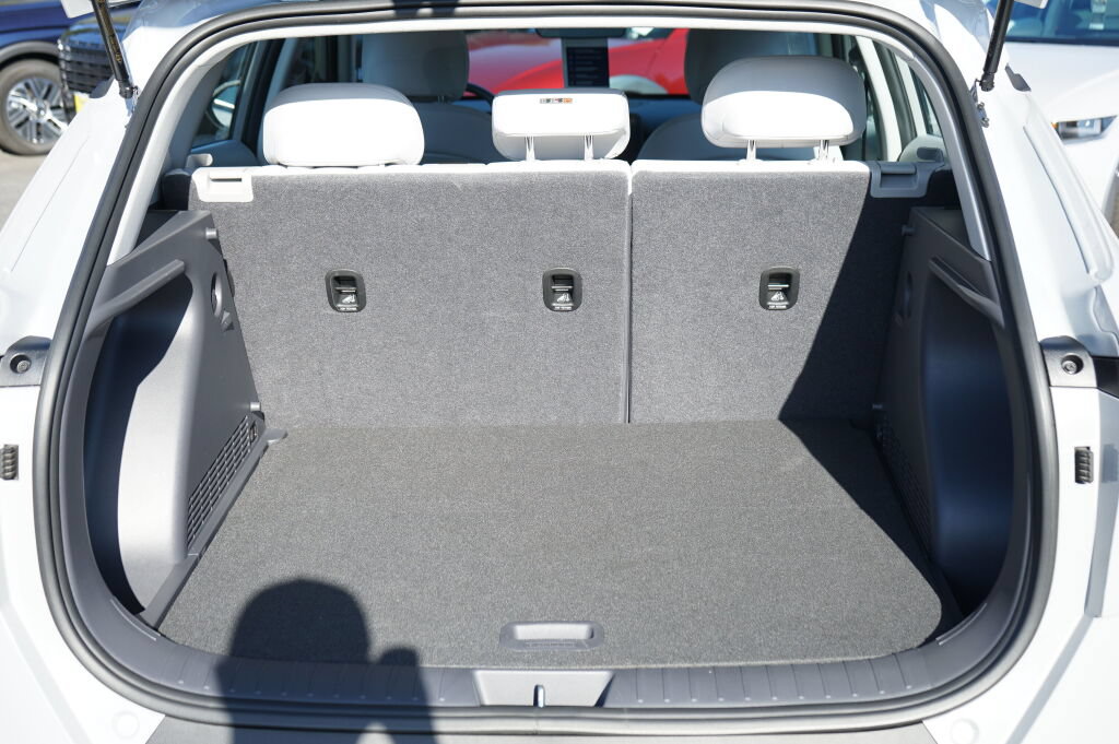 Certified 2025 Hyundai Kona SE FWD image 13