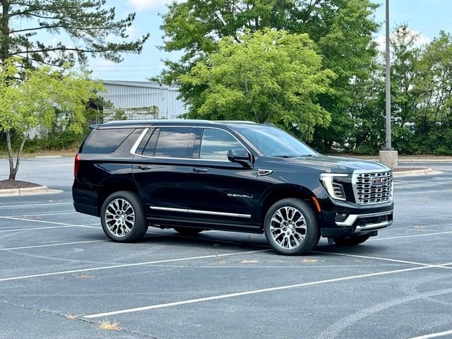 Used 2026 GMC Yukon Denali w/ Denali Reserve Package AWD/4WD image 10