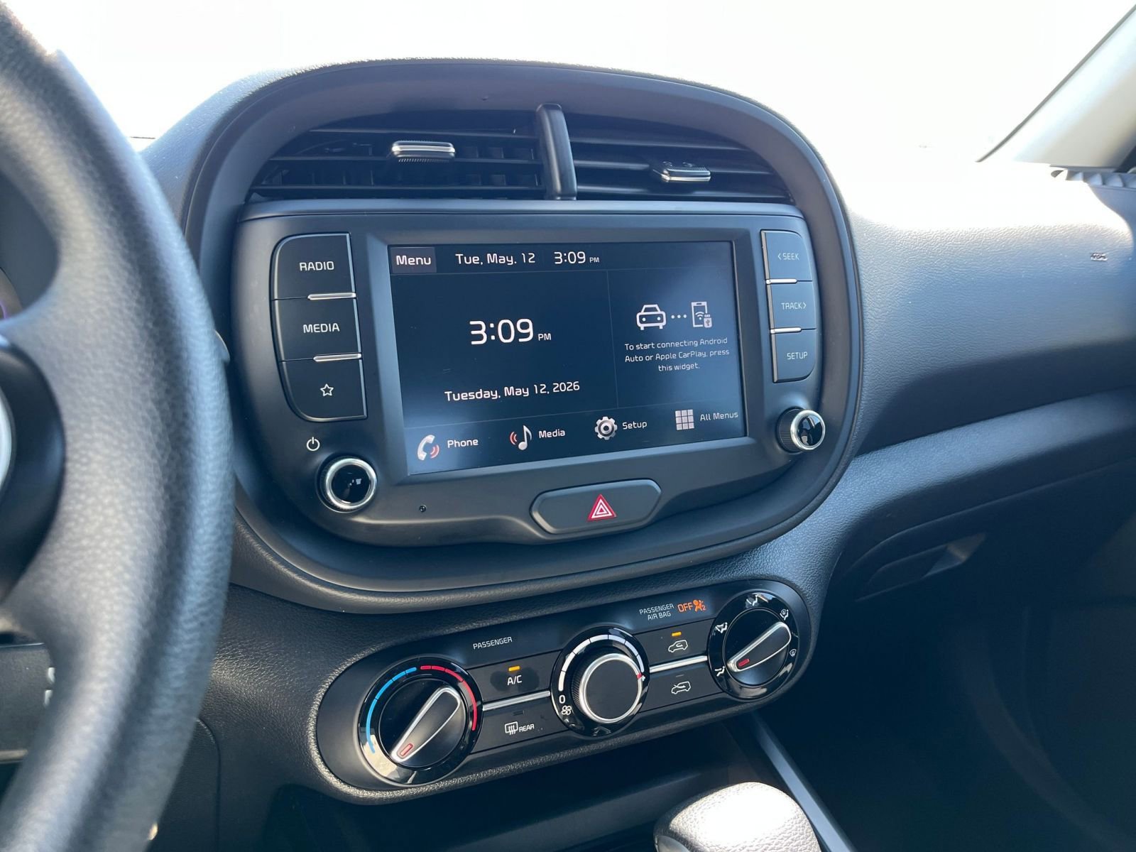 Used 2025 Kia Soul LX w/ LX Technology Package FWD image 20