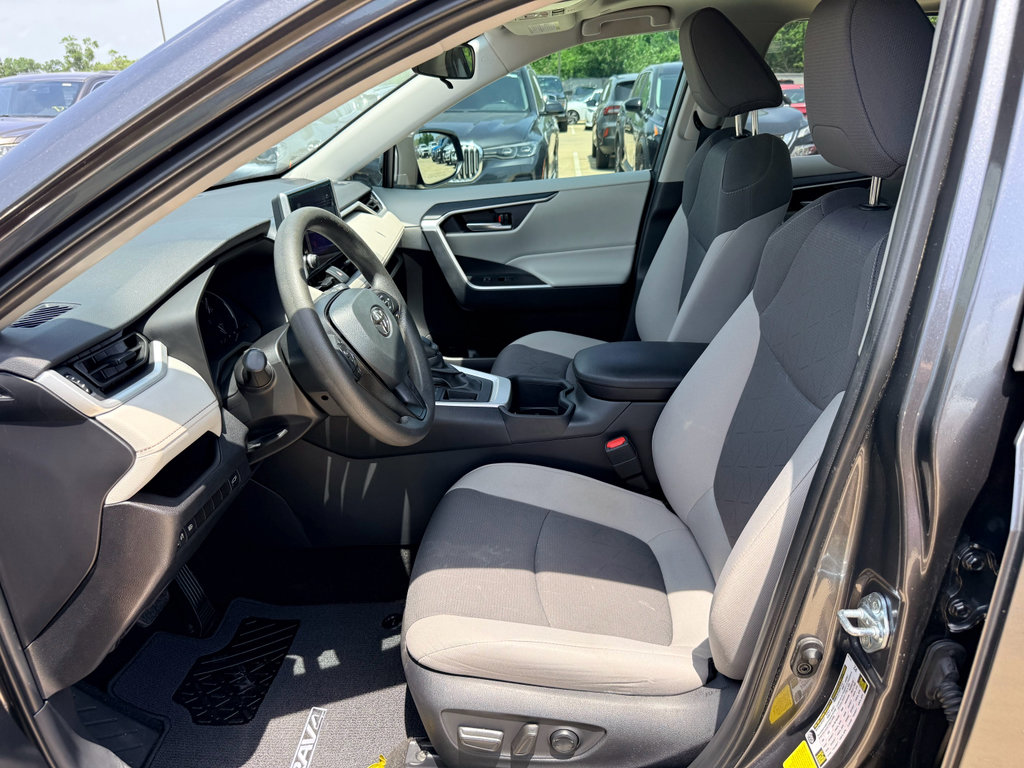 Used 2025 Toyota RAV4 XLE w/ Convenience Package FWD image 11